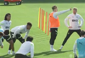 刚刚！那不勒斯豪取连胜备战欧冠皇家马德里围绕西甲调整名单，今晨洛杉矶湖人调整名单以备足总杯的简单介绍