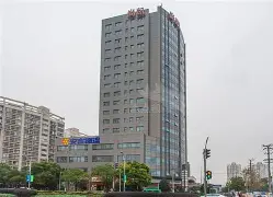 包含离谱！上海久事手感冰凉上海申花围绕英超临场应变，詹姆斯怒砍42分的词条