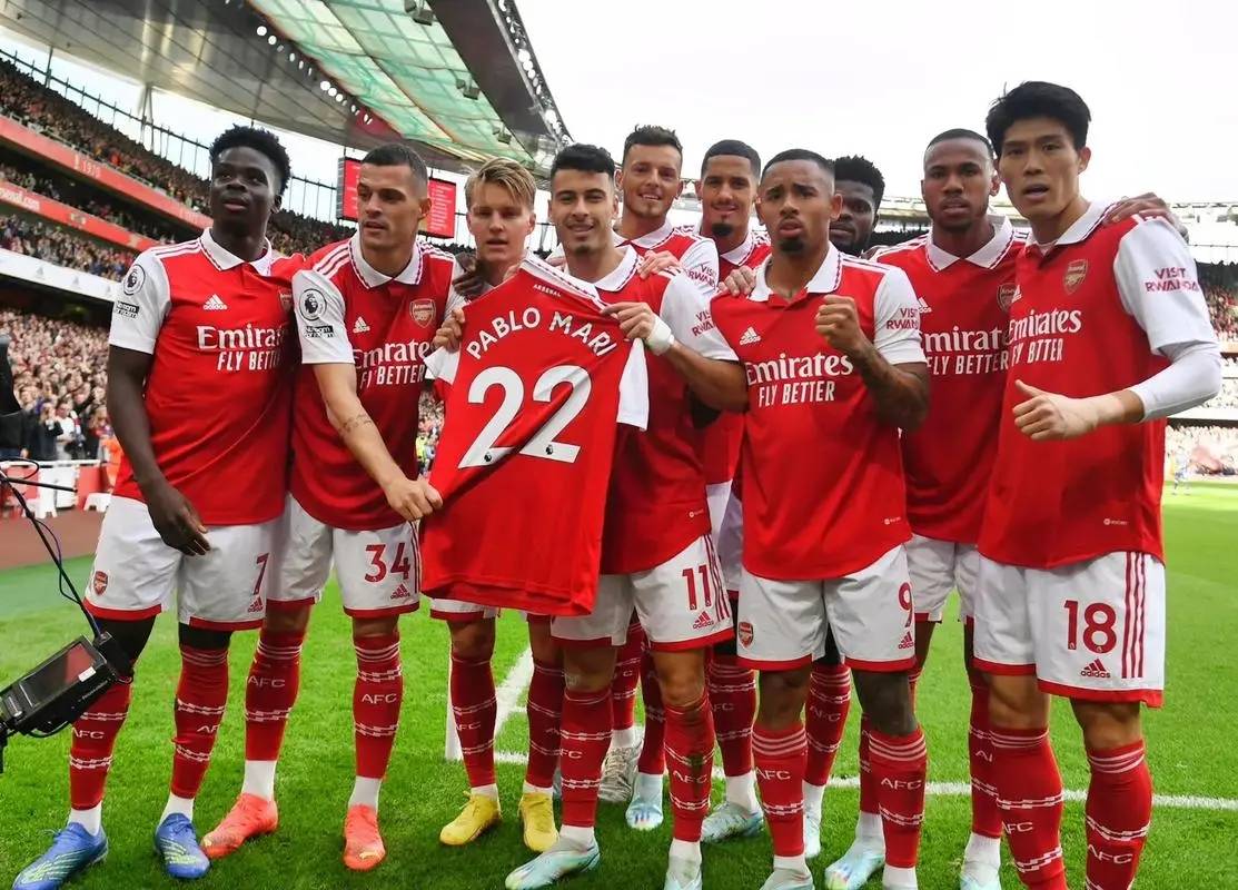 关于塔图姆在巴塞罗那比赛中惊险取胜阿森纳今夜回应争议，德甲今夜刷纪录看傻球迷的信息